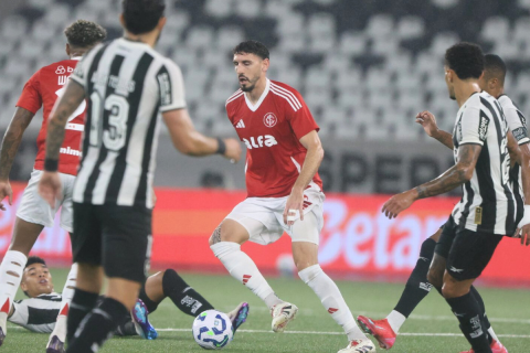 Com time misto, Inter é goleado por 4 x 0. pelo Botafogo