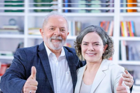 Lula anuncia Gleisi Hoffmann para comandar articulação política