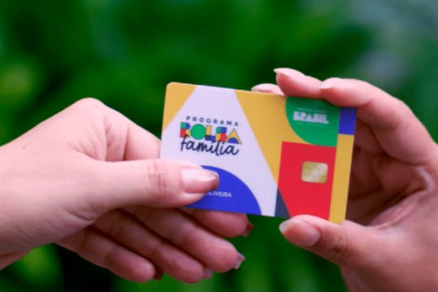 BENEFÍCIO SOCIAL: Famílias de 1,1 mil candidatos eleitos têm Bolsa Família cancelado