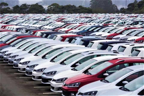 ECONOMIA:  Vendas de automóveis e comerciais leves crescem 14,02% em 2024, diz Fenabrave