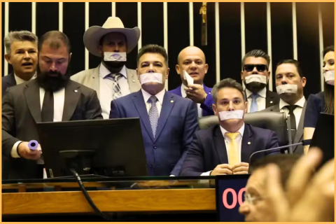 Presidente diz que ocupação das mesas do Congresso após prisão de Bolsonaro é 'arbitrária' e convoca reunião de líderes