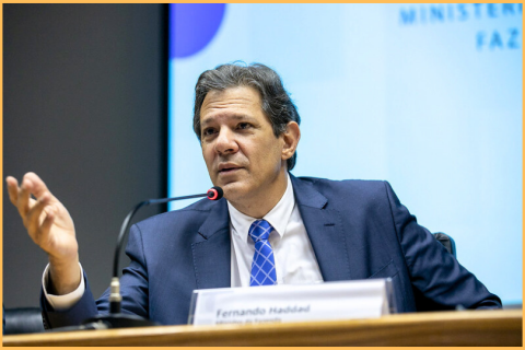 Não está na nossa ordem privatizar o Pix, diz Haddad
