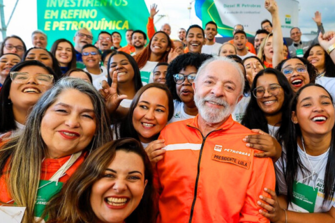 Lula é aprovado por 47,3% dos eleitores, aponta pesquisa Atlas/Bloomberg