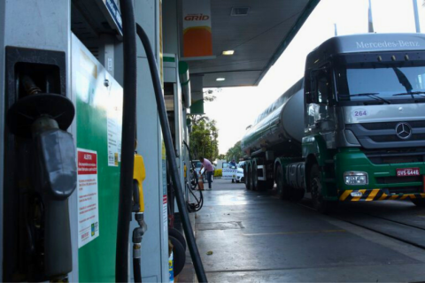 Postos devem informar clientes sobre isenção de impostos e subvenção no diesel, lembra ANP