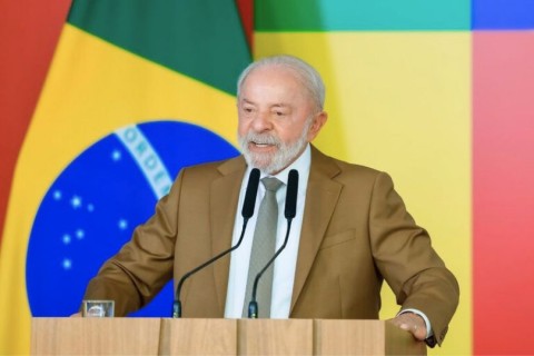Medidas do Governo para conter a alta dos combustíveis : Imposto zerado,  taxa para exportação e multa