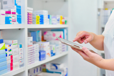 Varejo farmacêutico movimenta R$ 130,2 bilhões no primeiro semestre de 2026