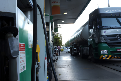 Governo Federal  anuncia subsídio de até R$ 0,89 por litro para segurar preço da  gasolina e nova subvenção ao diesel
