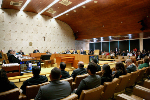 Professor temporário tem direito ao piso salarial do magistério, decide STF