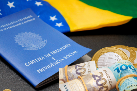 EMPREGO:  Brasil registra saldo positivo de 106 mil novos empregos formais em novembro