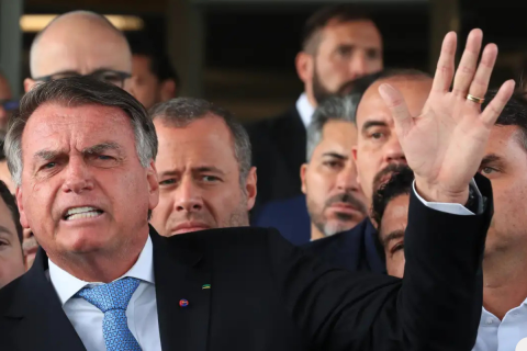 Bolsonaro admite possibilidade de fraude no INSS ter iniciado no seu governo